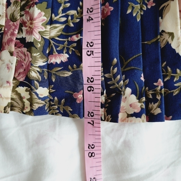 Vintage Alcott and Andrews Blue Floral Silk Blouse and Skirt Set - Picture 16 of 16